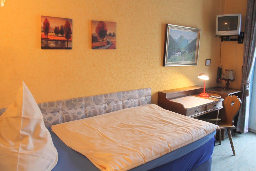 Hotel Adler ดุสเซลดอร์ฟ ภายนอก รูปภาพ