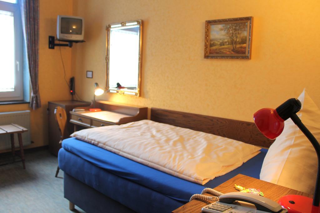 Hotel Adler ดุสเซลดอร์ฟ ภายนอก รูปภาพ