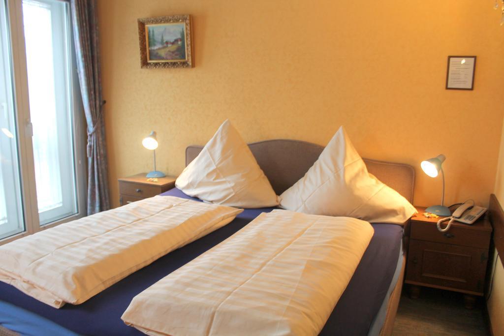 Hotel Adler ดุสเซลดอร์ฟ ภายนอก รูปภาพ