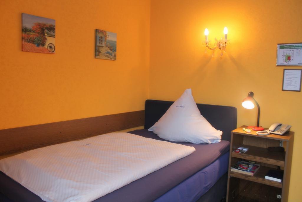 Hotel Adler ดุสเซลดอร์ฟ ภายนอก รูปภาพ