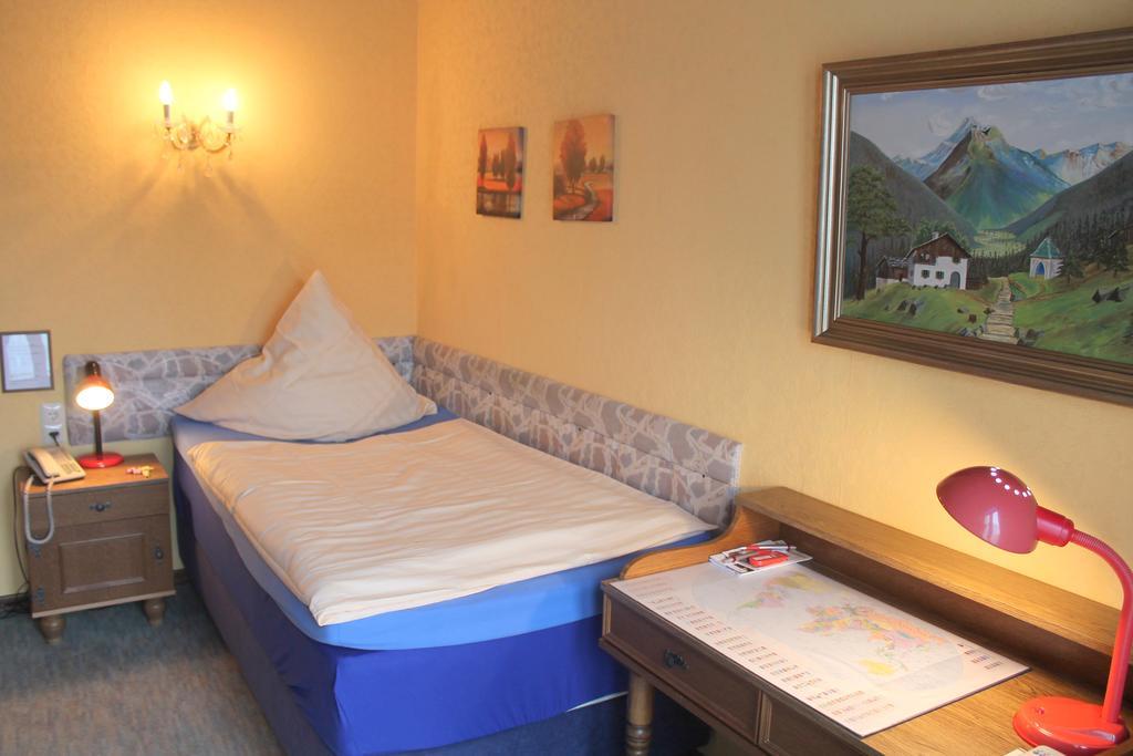 Hotel Adler ดุสเซลดอร์ฟ ภายนอก รูปภาพ
