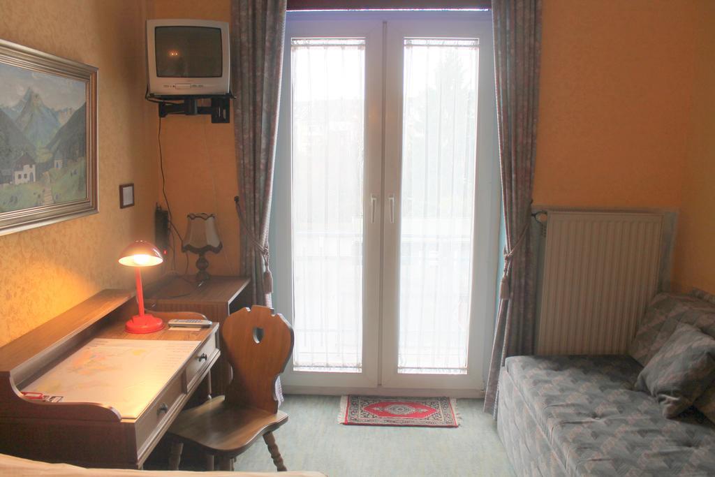 Hotel Adler ดุสเซลดอร์ฟ ภายนอก รูปภาพ